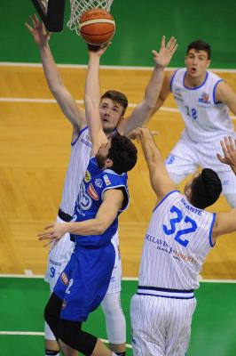 TREVISO 29 12 2017 LNP CAMPIONATO 2017-2018 NUTRIBULLET TREVISO BASKET - ROSETO