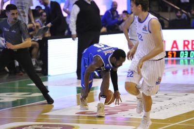 TREVISO 29 12 2017 LNP CAMPIONATO 2017-2018 NUTRIBULLET TREVISO BASKET - ROSETO