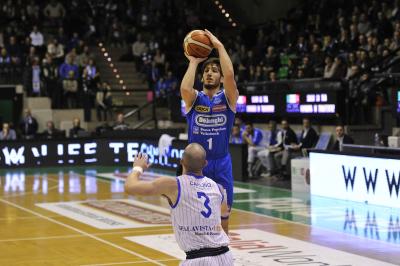 TREVISO 29 12 2017 LNP CAMPIONATO 2017-2018 NUTRIBULLET TREVISO BASKET - ROSETO