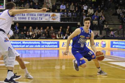 TREVISO 29 12 2017 LNP CAMPIONATO 2017-2018 NUTRIBULLET TREVISO BASKET - ROSETO
