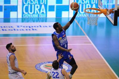 TREVISO 29 12 2017 LNP CAMPIONATO 2017-2018 NUTRIBULLET TREVISO BASKET - ROSETO