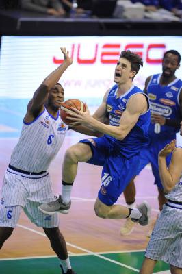 TREVISO 29 12 2017 LNP CAMPIONATO 2017-2018 NUTRIBULLET TREVISO BASKET - ROSETO