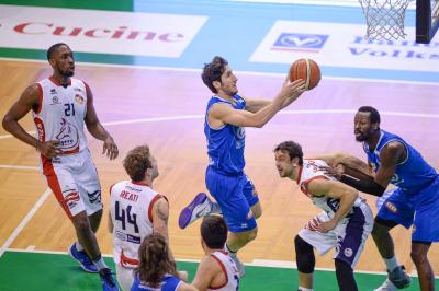 TREVISO 13 01 2018 LNP CAMPIONATO 2017-2018 NUTRIBULLET TREVISO BASKET - PIACENZA