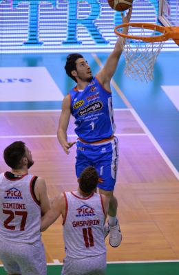 TREVISO 08 043 2018 LNP CAMPIONATO 2017-2018 NUTRIBULLET TREVISO BASKET - IMOLA