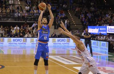 TREVISO 08 043 2018 LNP CAMPIONATO 2017-2018 NUTRIBULLET TREVISO BASKET - IMOLA
