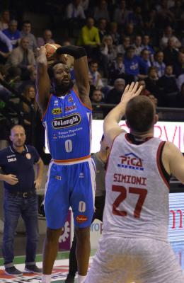 TREVISO 08 043 2018 LNP CAMPIONATO 2017-2018 NUTRIBULLET TREVISO BASKET - IMOLA