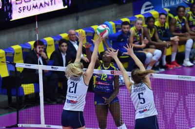 TREVISO 15 12 2019  LEGAVOLLEY CAMPIONATO 2019-2020 PROSECCO DOC IMOCO - REALE MUTUA FENERA CHIERI - FESTA COPPA DEL MONDO