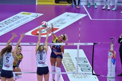 TREVISO 15 12 2019  LEGAVOLLEY CAMPIONATO 2019-2020 PROSECCO DOC IMOCO - REALE MUTUA FENERA CHIERI - FESTA COPPA DEL MONDO