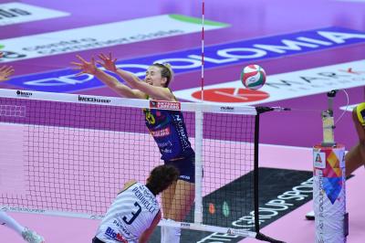 TREVISO 15 12 2019  LEGAVOLLEY CAMPIONATO 2019-2020 PROSECCO DOC IMOCO - REALE MUTUA FENERA CHIERI - FESTA COPPA DEL MONDO