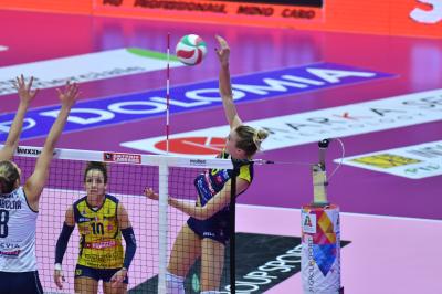 TREVISO 15 12 2019  LEGAVOLLEY CAMPIONATO 2019-2020 PROSECCO DOC IMOCO - REALE MUTUA FENERA CHIERI - FESTA COPPA DEL MONDO
