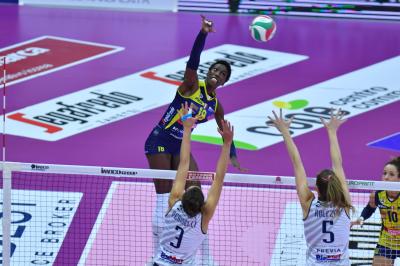 TREVISO 15 12 2019  LEGAVOLLEY CAMPIONATO 2019-2020 PROSECCO DOC IMOCO - REALE MUTUA FENERA CHIERI - FESTA COPPA DEL MONDO