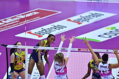 TREVISO 09 02 2020 LEGAVOLLEY CAMPIONATO 2019-2020 PROSECCO DOC IMOCO - GOLDEN TULIP VOLALTO CASERTA
