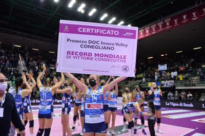 TREVISO 21102021 LEGAVOLLEY FEMMINILE CAMPIONATO PROSECCO DOC IMOCO - PREMIAZIONE 74 VITTORIE CONSECUTIVE