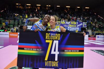 TREVISO 21102021 LEGAVOLLEY FEMMINILE CAMPIONATO PROSECCO DOC IMOCO - PREMIAZIONE 74 VITTORIE CONSECUTIVE