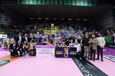 TREVISO 21102021 LEGAVOLLEY FEMMINILE CAMPIONATO PROSECCO DOC IMOCO - PREMIAZIONE 74 VITTORIE CONSECUTIVE