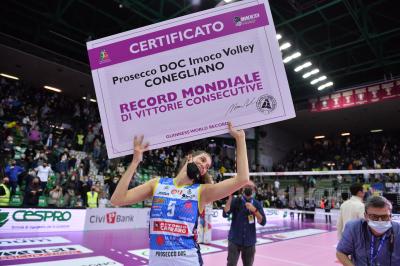 TREVISO 21102021 LEGAVOLLEY FEMMINILE CAMPIONATO PROSECCO DOC IMOCO - PREMIAZIONE 74 VITTORIE CONSECUTIVE