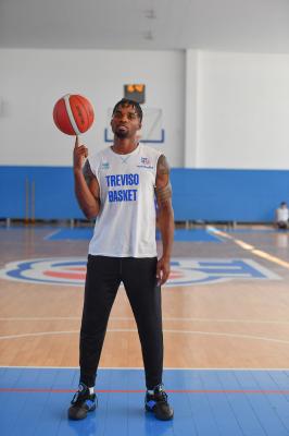 TREVISO 25082022 LBA PRECAMPIONATO NUTRIBULLET TREVISO BASKET - PRESENTAZIONE DEREK COOKE
