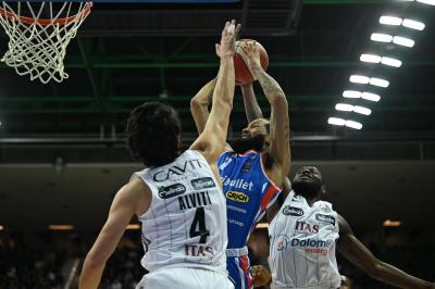 TREVISO 17122023 LBA CAMPIONATO NUTRIBULLET TREVISO BASKET - DOLOMITI ENERGIA TRENTO