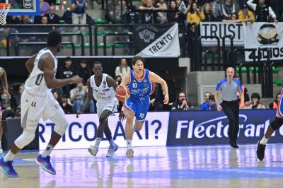 TREVISO 17122023 LBA CAMPIONATO NUTRIBULLET TREVISO BASKET - DOLOMITI ENERGIA TRENTO