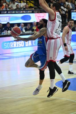TREVISO 140424 LBA CAMPIONATO NUTRIBULLET TREVISO BASKET - EA7 ARMANI MILANO