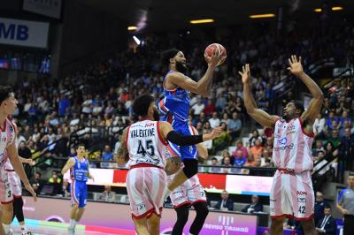 TREVISO 140424 LBA CAMPIONATO NUTRIBULLET TREVISO BASKET - EA7 ARMANI MILANO