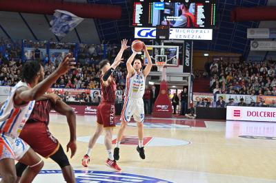 TREVISO 210424 LBA CAMPIONATO NUTRIBULLET TREVISO BASKET - UMANA REYER VENEZIA