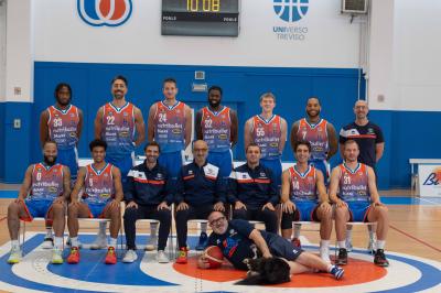 TREVISO 24092024 LBA PRECAMPIONATO NUTRIBULLET TREVISO BASKET  STAFF GIOCATORI MAGLIA GIOCO UFFICIALE