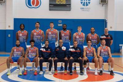 TREVISO 24092024 LBA PRECAMPIONATO NUTRIBULLET TREVISO BASKET  STAFF GIOCATORI MAGLIA GIOCO UFFICIALE