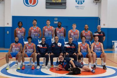 TREVISO 24092024 LBA PRECAMPIONATO NUTRIBULLET TREVISO BASKET  STAFF GIOCATORI MAGLIA GIOCO UFFICIALE