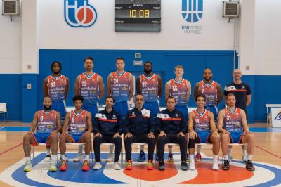 TREVISO 24092024 LBA PRECAMPIONATO NUTRIBULLET TREVISO BASKET  STAFF GIOCATORI MAGLIA GIOCO UFFICIALE