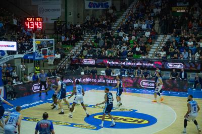 TREVISO 25012025 MARKETING LBA CAMPIONATO NUTRIBULLET TREVISO BASKET LED DETTAGLIO PALAVERDE