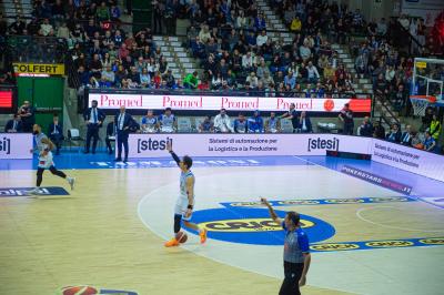 TREVISO 25012025 MARKETING LBA CAMPIONATO NUTRIBULLET TREVISO BASKET LED DETTAGLIO PALAVERDE