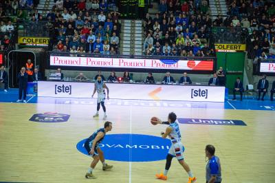 TREVISO 25012025 MARKETING LBA CAMPIONATO NUTRIBULLET TREVISO BASKET LED DETTAGLIO PALAVERDE