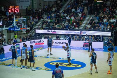 TREVISO 25012025 MARKETING LBA CAMPIONATO NUTRIBULLET TREVISO BASKET LED DETTAGLIO PALAVERDE