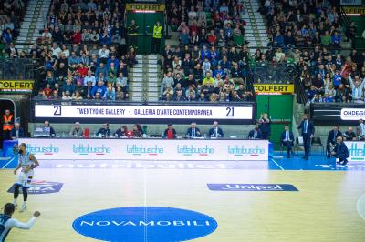 TREVISO 25012025 MARKETING LBA CAMPIONATO NUTRIBULLET TREVISO BASKET LED DETTAGLIO PALAVERDE