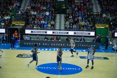 TREVISO 25012025 MARKETING LBA CAMPIONATO NUTRIBULLET TREVISO BASKET LED DETTAGLIO PALAVERDE