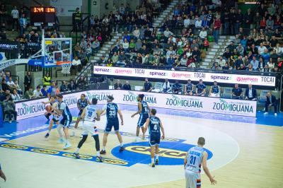 TREVISO 25012025 MARKETING LBA CAMPIONATO NUTRIBULLET TREVISO BASKET LED DETTAGLIO PALAVERDE