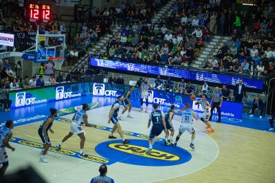 TREVISO 25012025 MARKETING LBA CAMPIONATO NUTRIBULLET TREVISO BASKET LED DETTAGLIO PALAVERDE