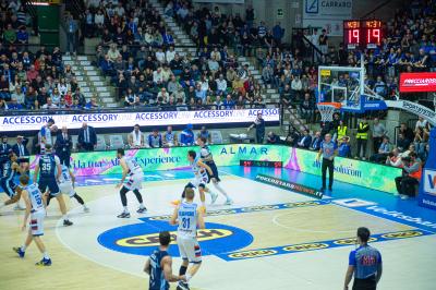 TREVISO 25012025 MARKETING LBA CAMPIONATO NUTRIBULLET TREVISO BASKET LED DETTAGLIO PALAVERDE
