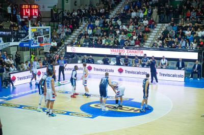 TREVISO 25012025 MARKETING LBA CAMPIONATO NUTRIBULLET TREVISO BASKET LED DETTAGLIO PALAVERDE