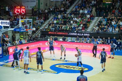 TREVISO 25012025 MARKETING LBA CAMPIONATO NUTRIBULLET TREVISO BASKET LED DETTAGLIO PALAVERDE