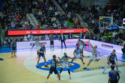 TREVISO 25012025 MARKETING LBA CAMPIONATO NUTRIBULLET TREVISO BASKET LED DETTAGLIO PALAVERDE