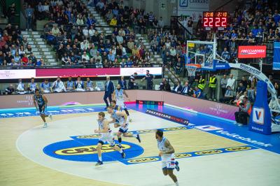 TREVISO 25012025 MARKETING LBA CAMPIONATO NUTRIBULLET TREVISO BASKET LED DETTAGLIO PALAVERDE