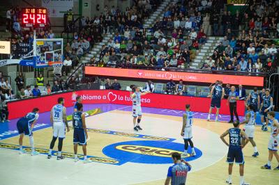 TREVISO 25012025 MARKETING LBA CAMPIONATO NUTRIBULLET TREVISO BASKET LED DETTAGLIO PALAVERDE