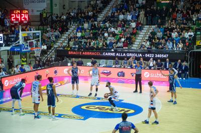 TREVISO 25012025 MARKETING LBA CAMPIONATO NUTRIBULLET TREVISO BASKET LED DETTAGLIO PALAVERDE