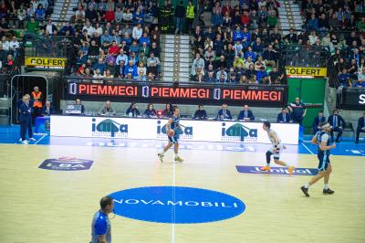 TREVISO 25012025 MARKETING LBA CAMPIONATO NUTRIBULLET TREVISO BASKET LED DETTAGLIO PALAVERDE