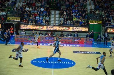 TREVISO 25012025 MARKETING LBA CAMPIONATO NUTRIBULLET TREVISO BASKET LED DETTAGLIO PALAVERDE