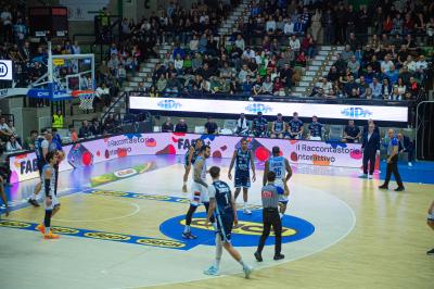 TREVISO 25012025 MARKETING LBA CAMPIONATO NUTRIBULLET TREVISO BASKET LED DETTAGLIO PALAVERDE