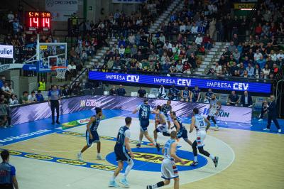 TREVISO 25012025 MARKETING LBA CAMPIONATO NUTRIBULLET TREVISO BASKET LED DETTAGLIO PALAVERDE