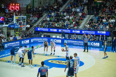 TREVISO 25012025 MARKETING LBA CAMPIONATO NUTRIBULLET TREVISO BASKET LED DETTAGLIO PALAVERDE